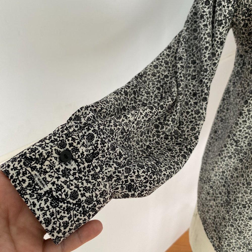 Pullover Flowy Blouse - Picture 2 of 4